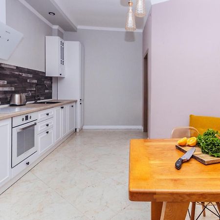 Просторные Апартаменты Класса Люкс Sukhumi Exterior photo