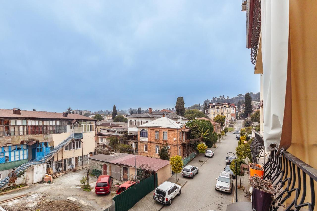 Просторные Апартаменты Класса Люкс Sukhumi Exterior photo